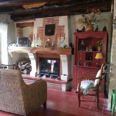 House Au Bord De La Riviere